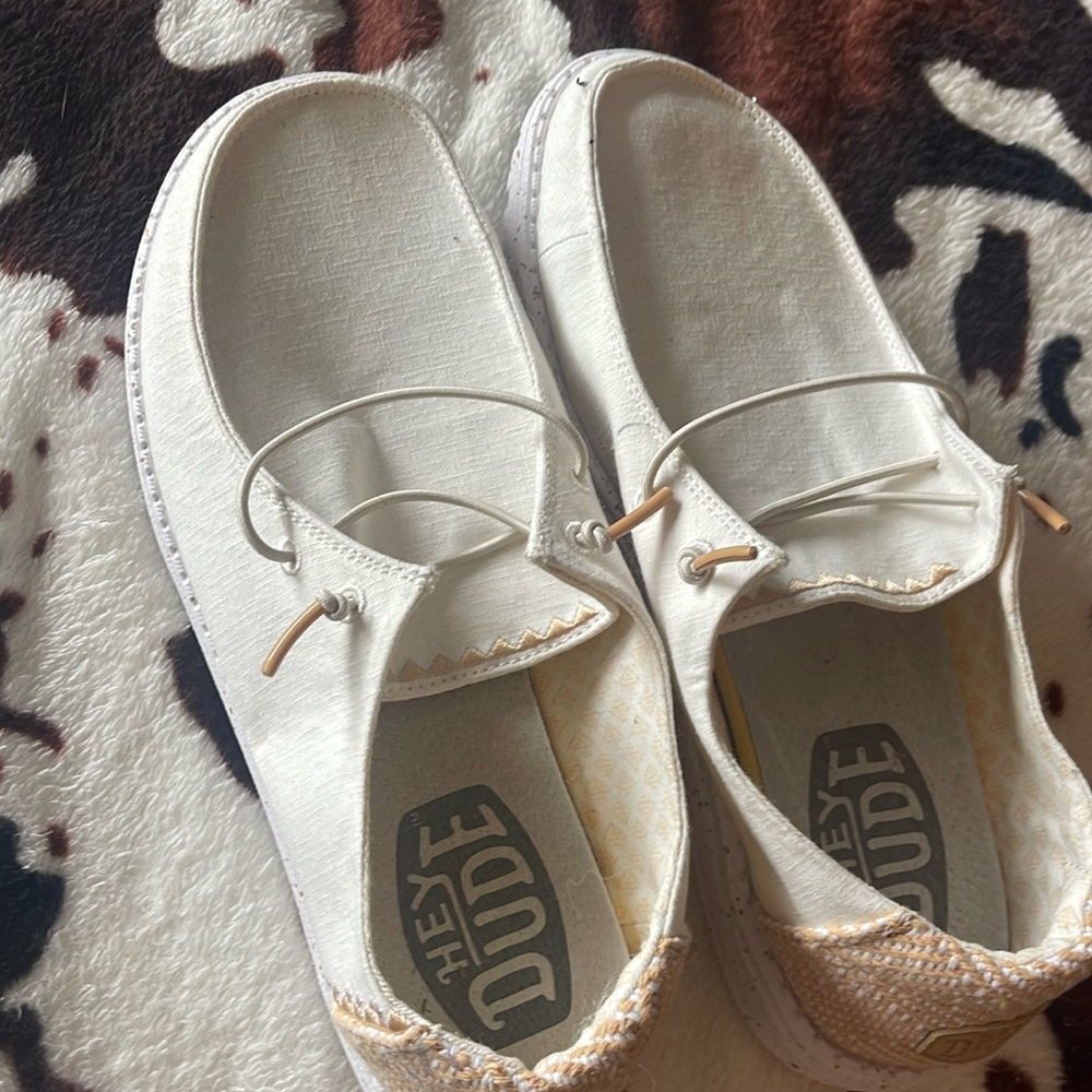 Hey Dude Women’s Canvas Shoes NWOT Size 8